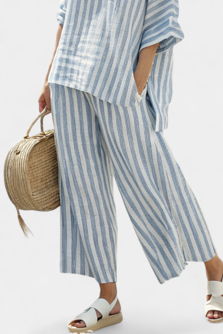 Daisy Conjunto Mediterráneo con Rayas Azuladas y Corte Oversize