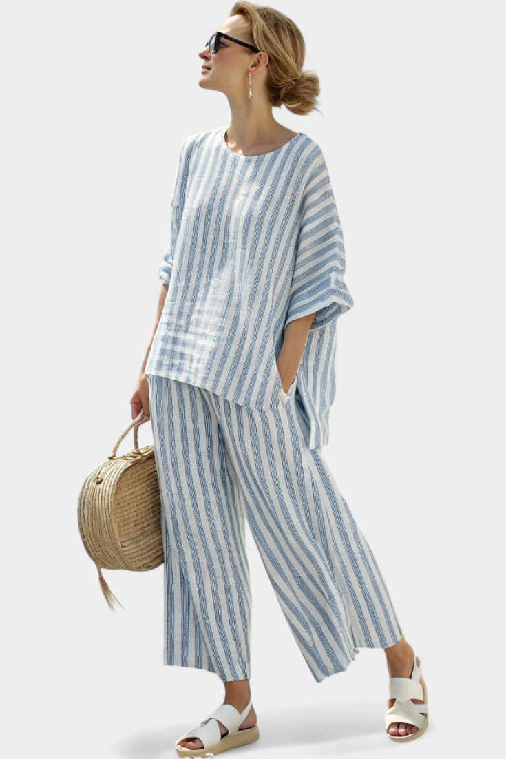 Daisy Conjunto Mediterráneo con Rayas Azuladas y Corte Oversize