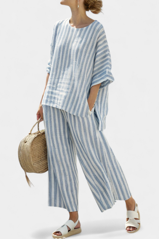 Daisy Conjunto Mediterráneo con Rayas Azuladas y Corte Oversize